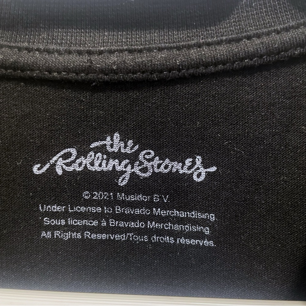 Rolling Stones Cropped Black Graphic T-Shirt - Picture 3 of 4
